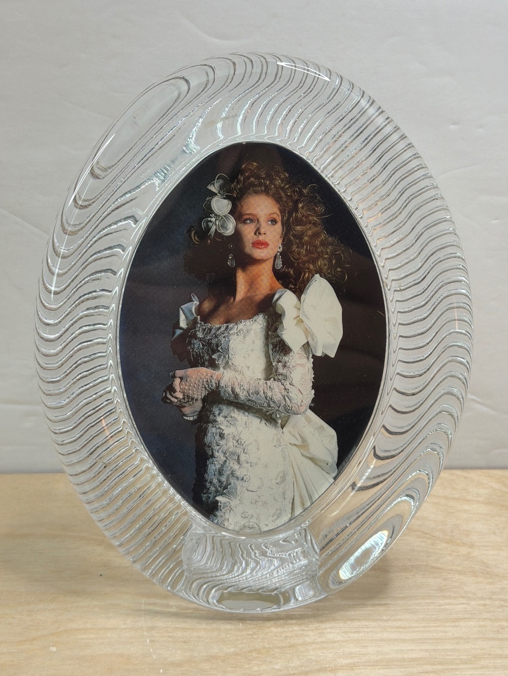 Mikasa Japan Clear Glass Oval Photo Frame with Textured Design 6 1/4” x 5”